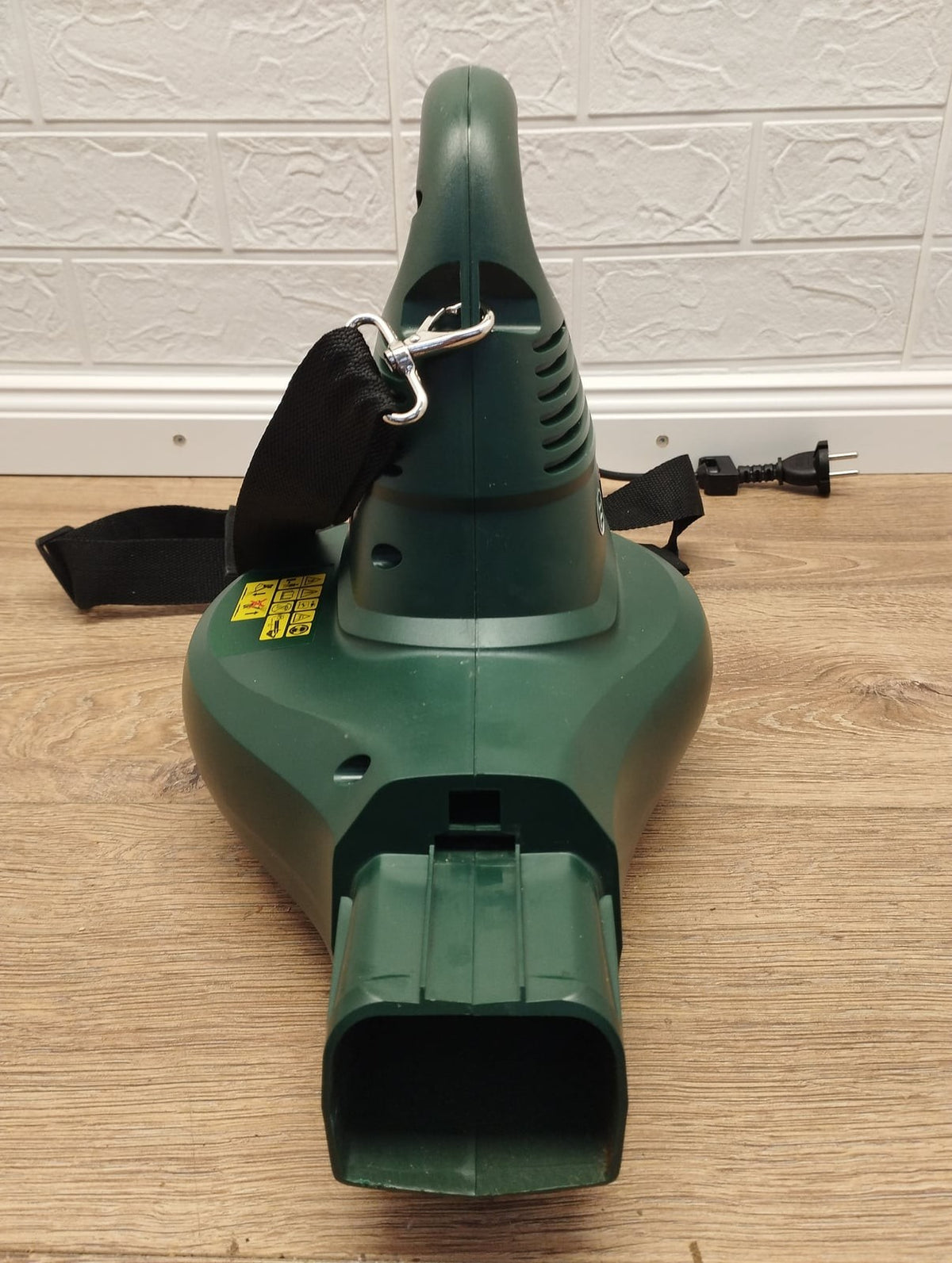 Bosch UniversalGardenTidy 2300 Laubsauger Laubbläser Häcksler 2300W 3600HB1002