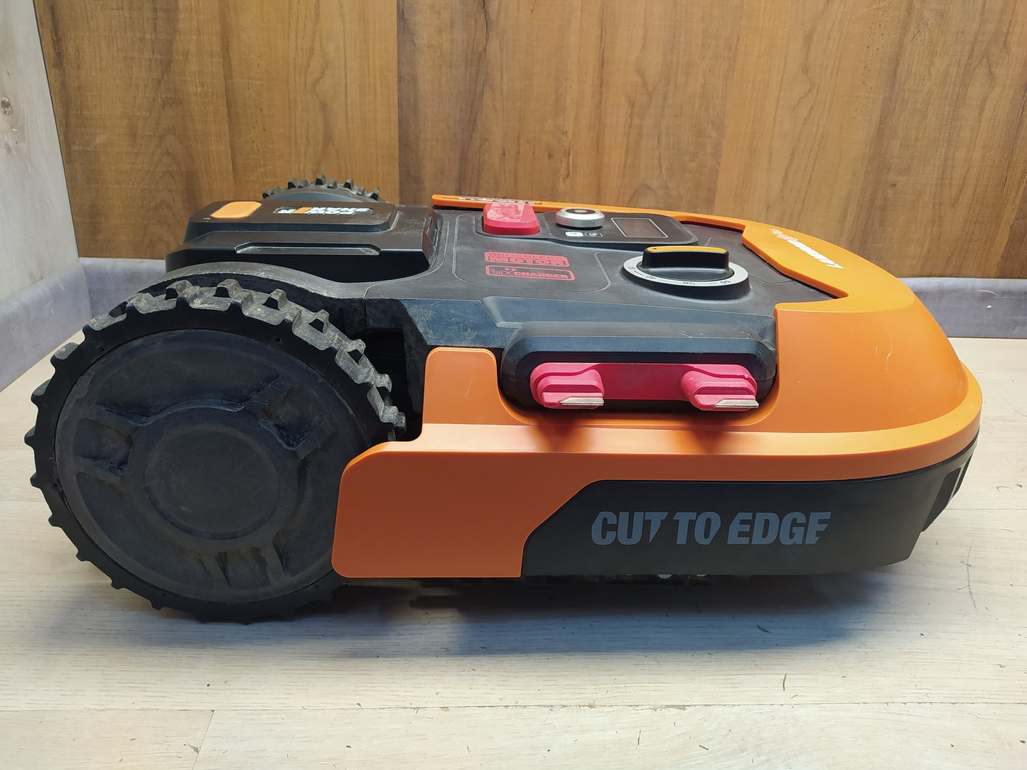 WORX Landroid M700 PLUS WR167E Mähroboter für Gärten bis 700 qm, I37833