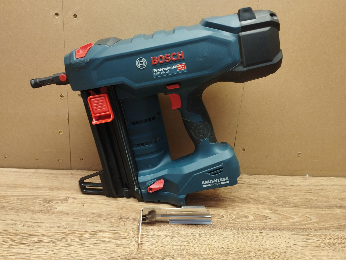 Bosch BITURBO Akku-Betonnagler GNB 18V-38 Solo, max. Nagellänge 38 mm, I39923