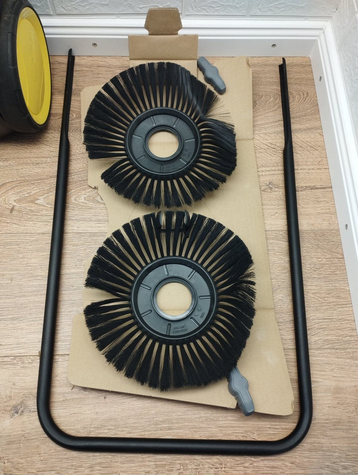 Kärcher S4 Twin 1.766-360.0 Handkehrmaschine Kehrmaschine faltbar gelb