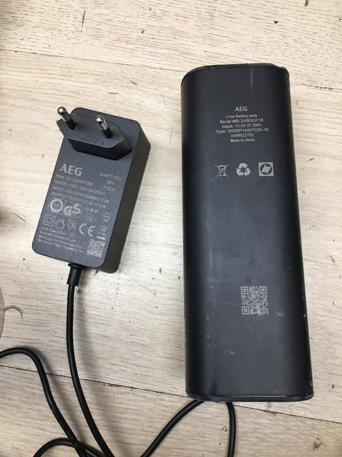 AEG Ultimate 7000 Akku-Staubsauger AP71A142XN, I36235