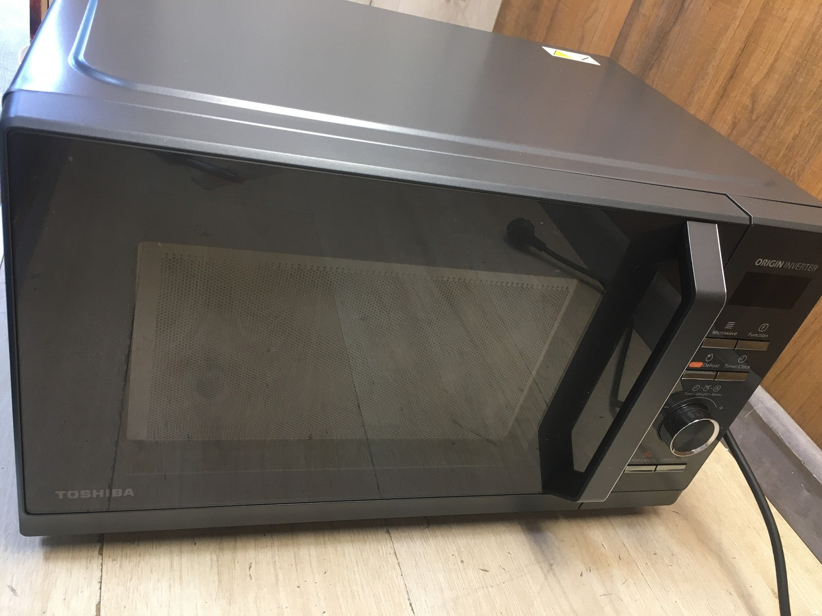 Toshiba MW3-AC26SFI(MG) Kombi Mikrowelle mit Grill und Heißluft 26L 900W I39130