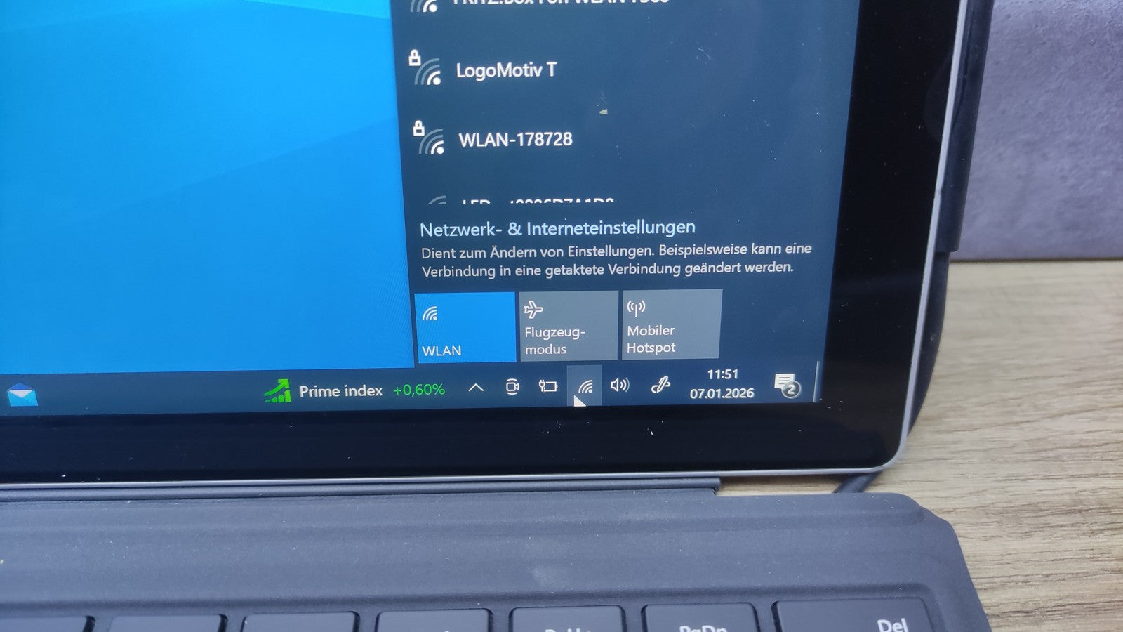 Microsoft Surface Pro 4 Windows Tablet 2736x1824 Touch m3-6Y30 4GB RAM 128GB SSD