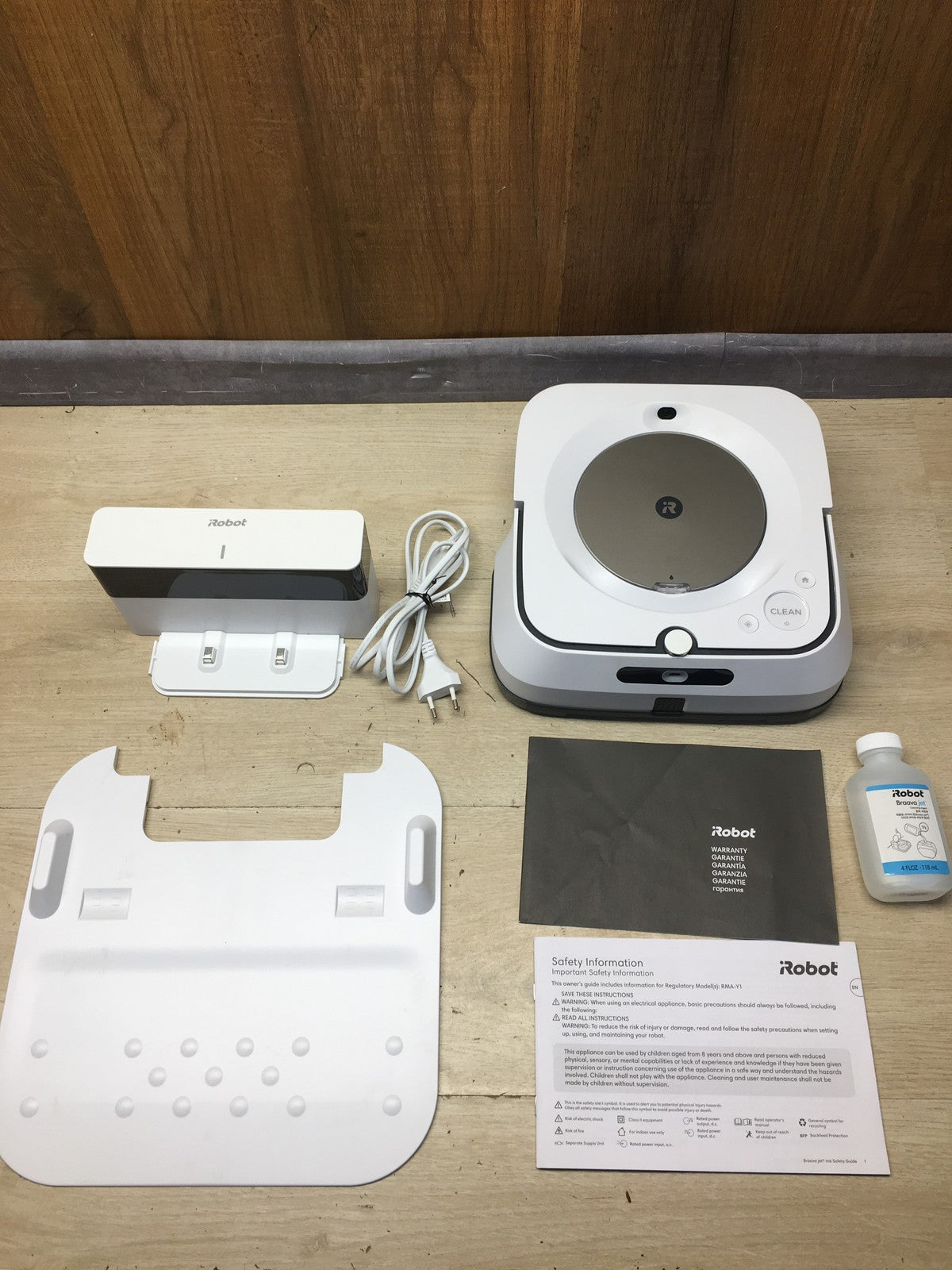 iRobot Braava Jet M6 Wischroboter mit Präzisions-Sprühstrahl RMA-Y1, I36461