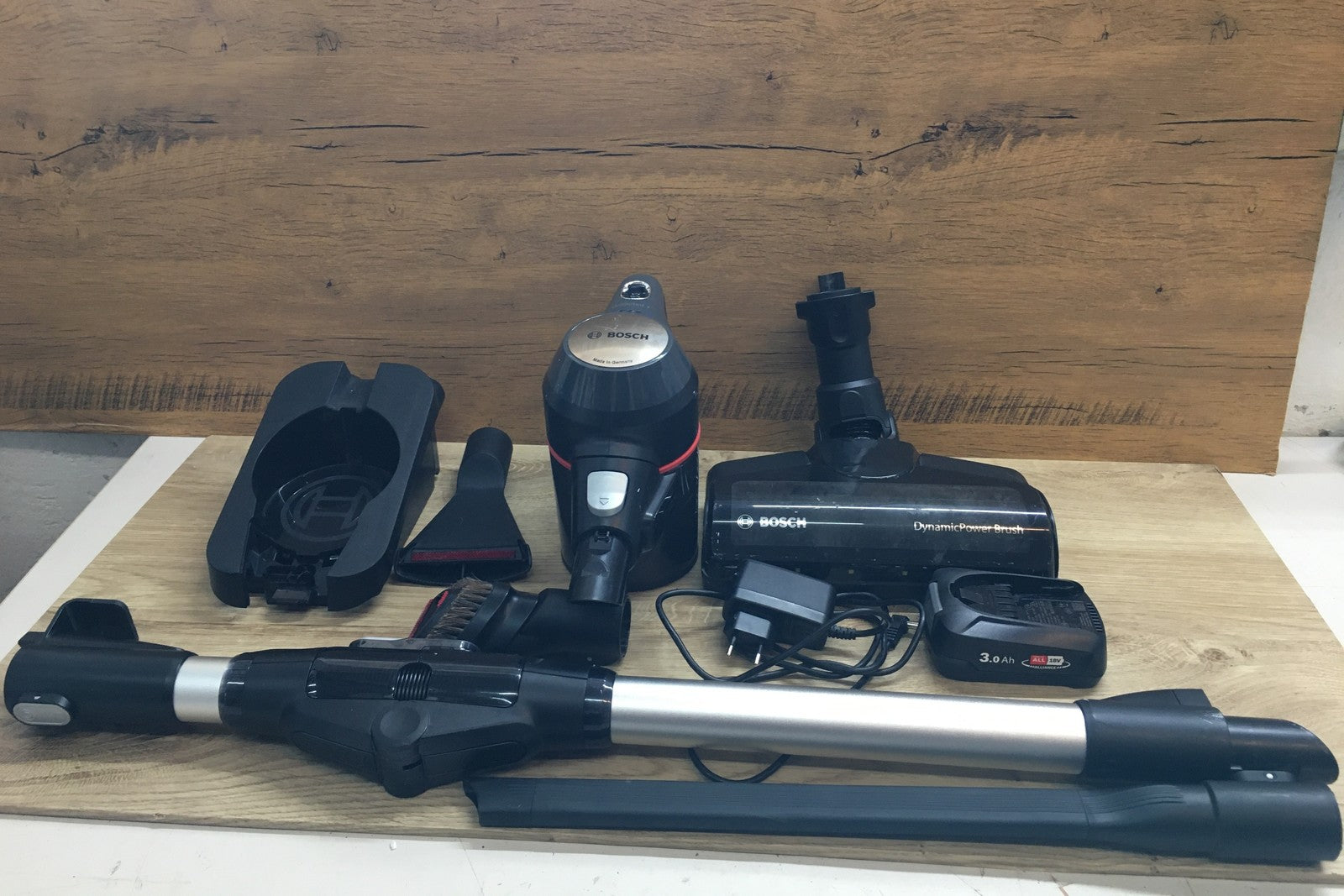 Bosch Unlimited 7 BCS711A Akku-Handstaubsauger, I39670