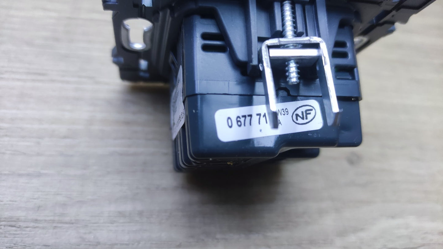 Legrand 067771 Celiane Rolladenschalter with Netatmo, Titan, 400 V, I36321