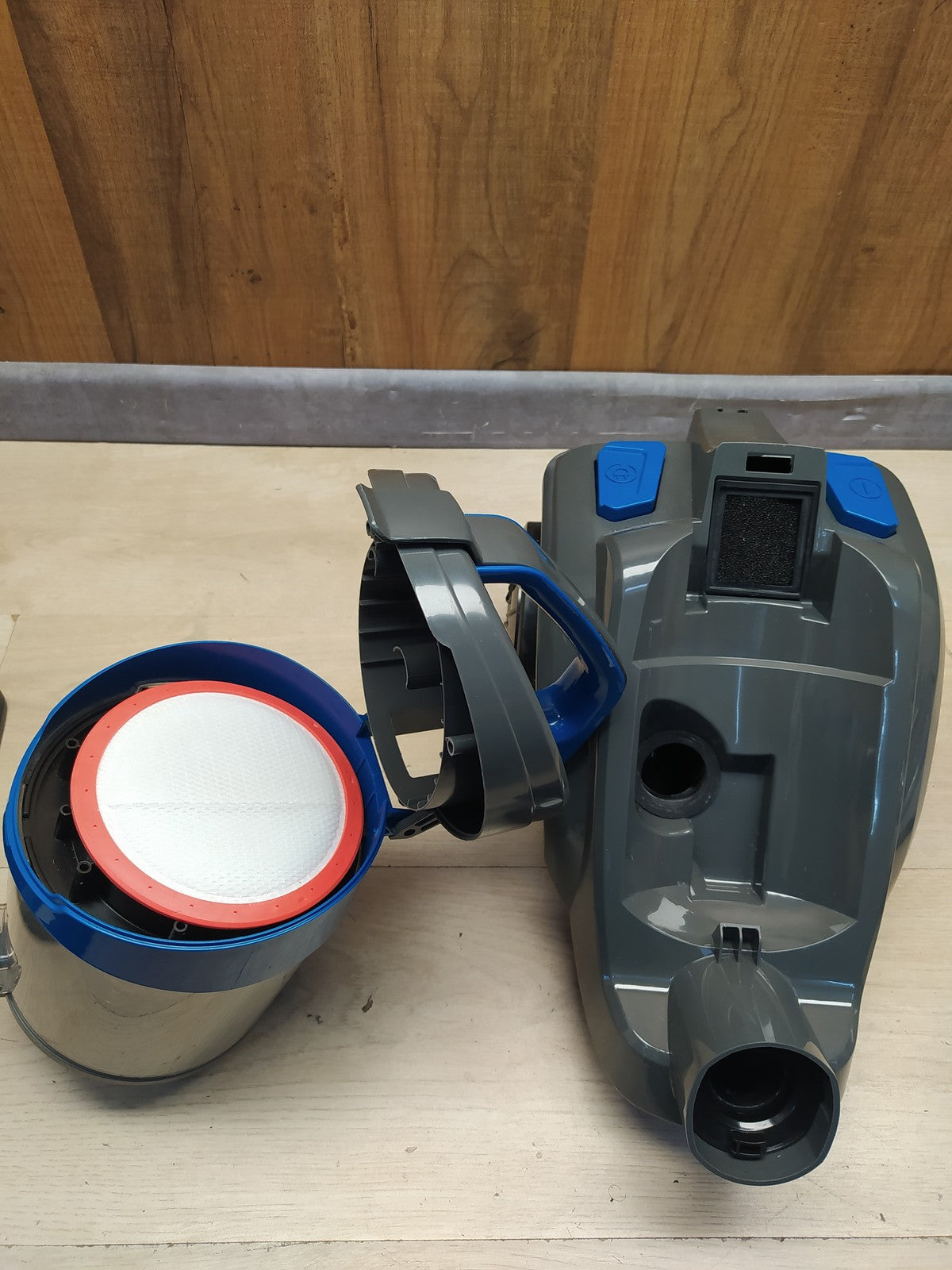 Amazon Basics VCS38A13L Bodenstaubsauger ohne Beutel, I36343