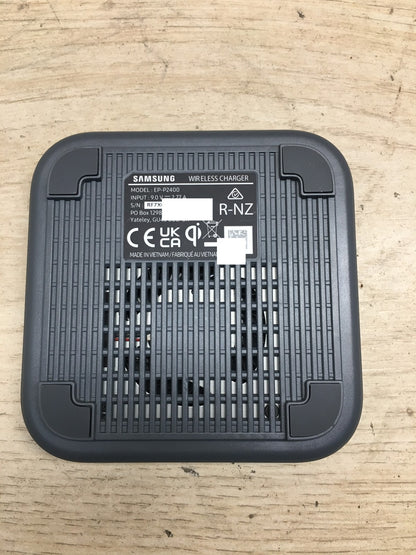 Samsung Wireless Charger Pad EP-P2400 induktive Ladestation, I39123