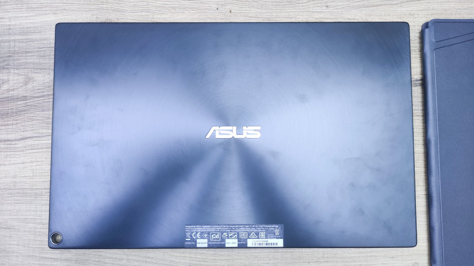 ASUS ZenScreen Go MB16AHP tragbarer Monitor 15,6" FHD 1920x1080 USB-Type-C IPS