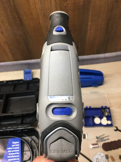 DREMEL 3000-1/25 EZ Multifunktionswerkzeug 130W, I38923