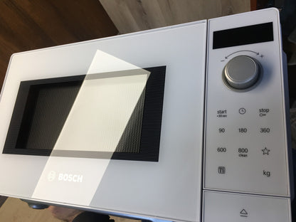 Bosch FFL023MW0 Mikrowelle, 800 W, Drehteller 27 cm, I37770