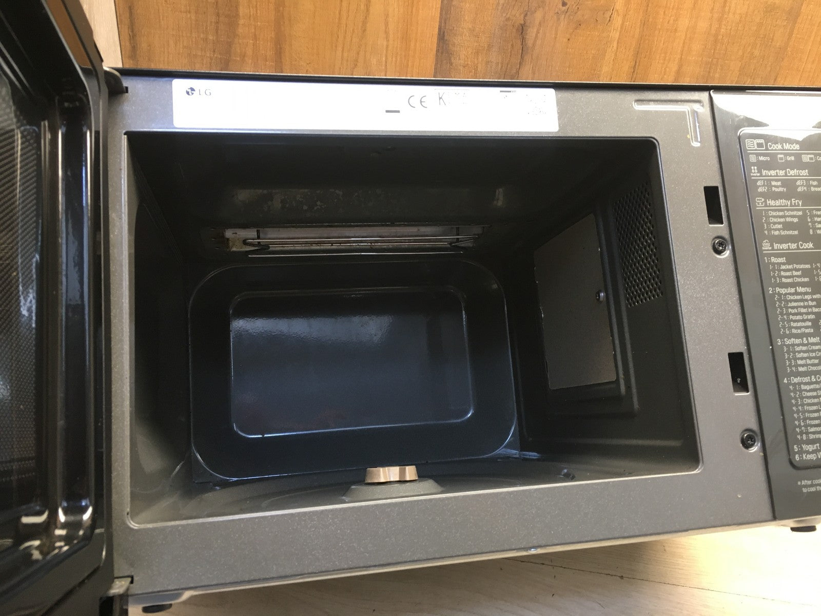LG MH6565CPW Mikrowelle mit Grill, 25 L, 1000 W, I39787