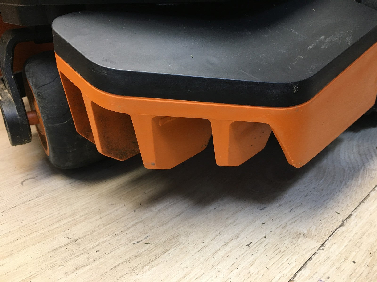 WORX Landroid Vision M600 Mähroboter ohne Begrenzungskabel WR206E.1 I38363