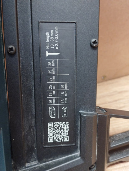 Bosch BITURBO Akku-Betonnagler GNB 18V-38 Solo, max. Nagellänge 38 mm, I39923