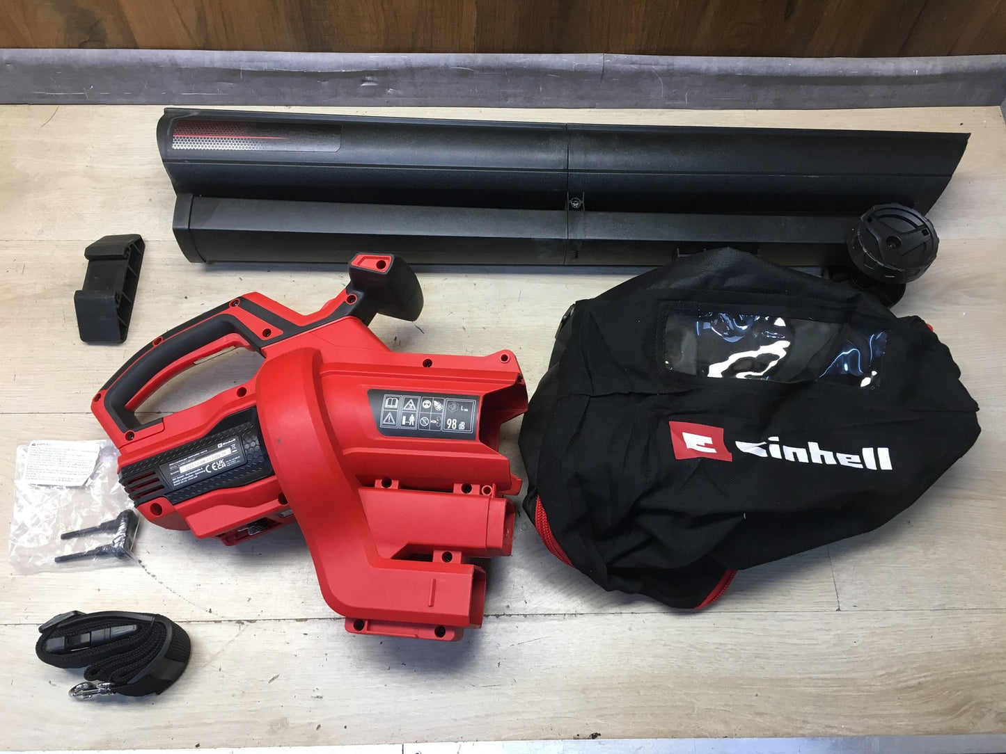 Einhell Akku-Laubsauger VENTURRO 18/210 SOLO 18 V I38179