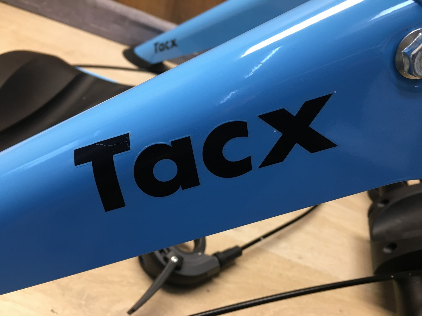 Tacx Boost Indoor-Trainer mit starker Magnetbremse, I36717