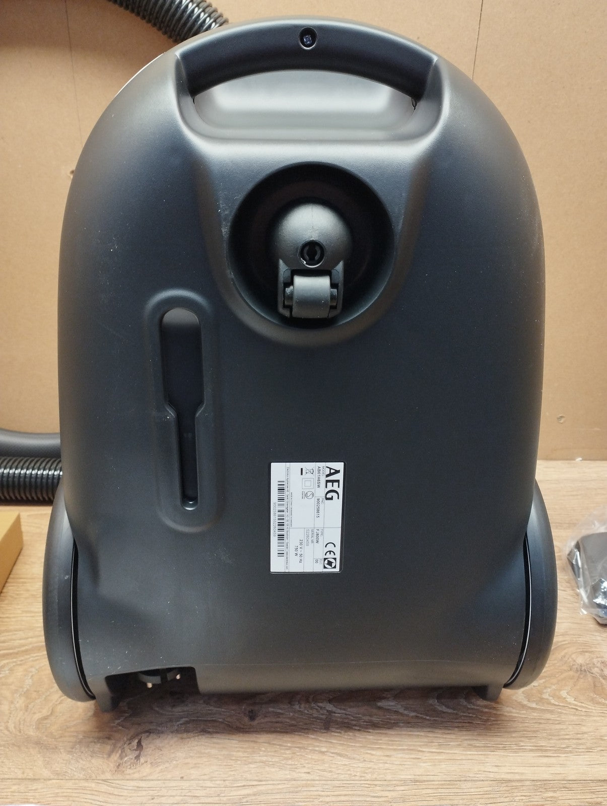 AEG AB61H6SW Staubsauger mit Beutel, 750W, I39970