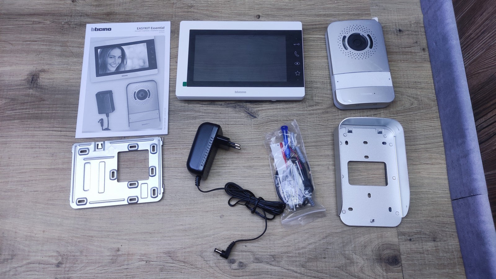 Bticino Video-Türsprechanlage 317913 EasyKit Essential verkabelt I37228