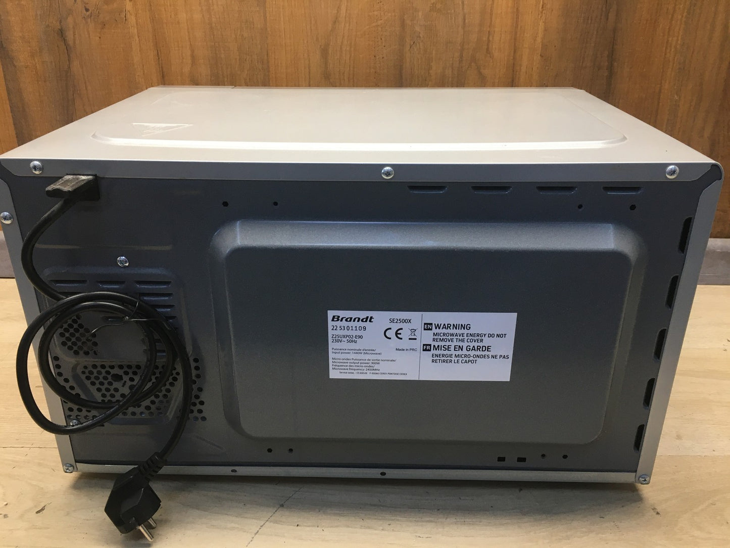 Brandt SE25000X Mikrowelle, 25L, 900W, I39979