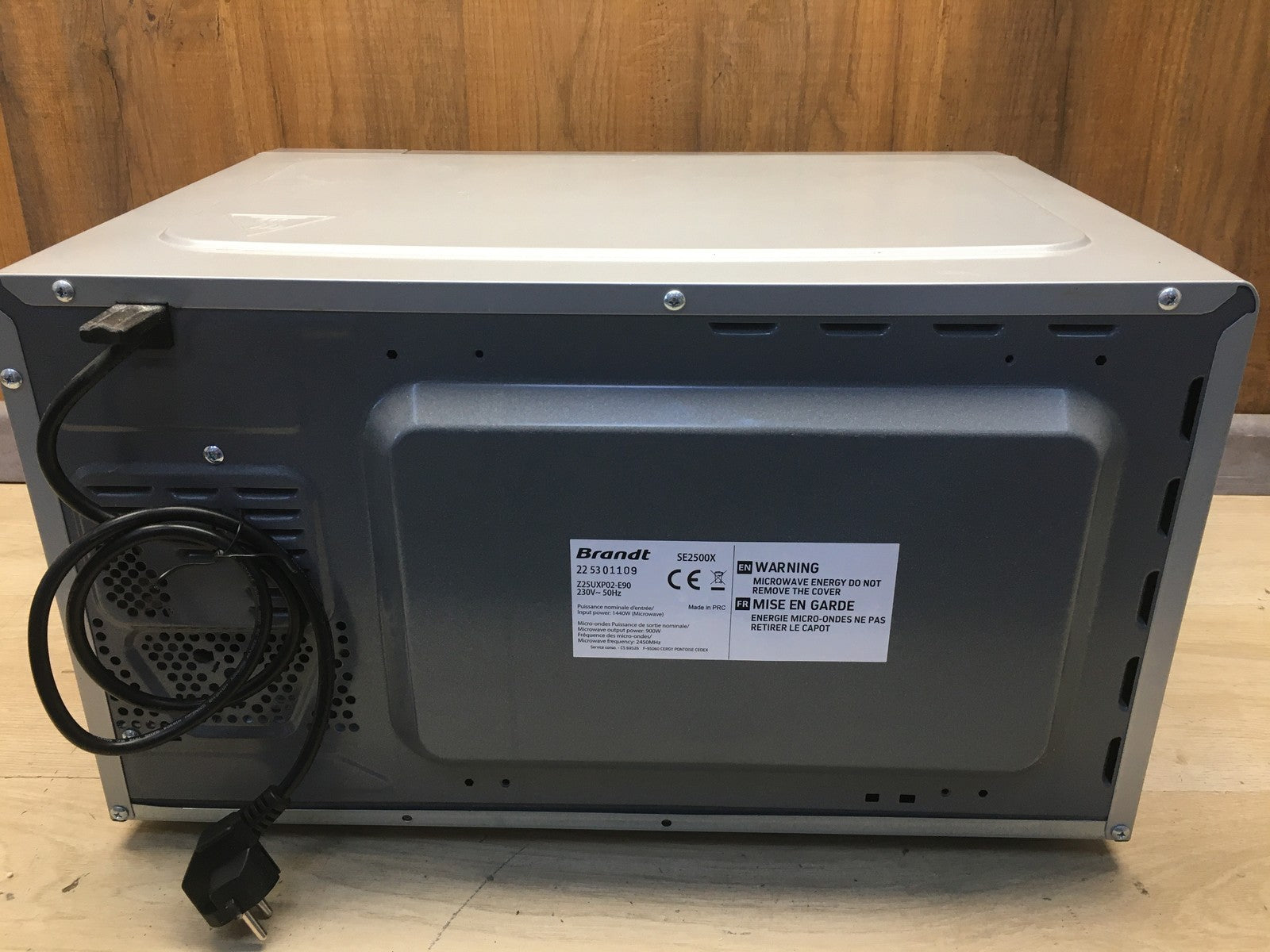 Brandt SE25000X Mikrowelle, 25L, 900W, I39979