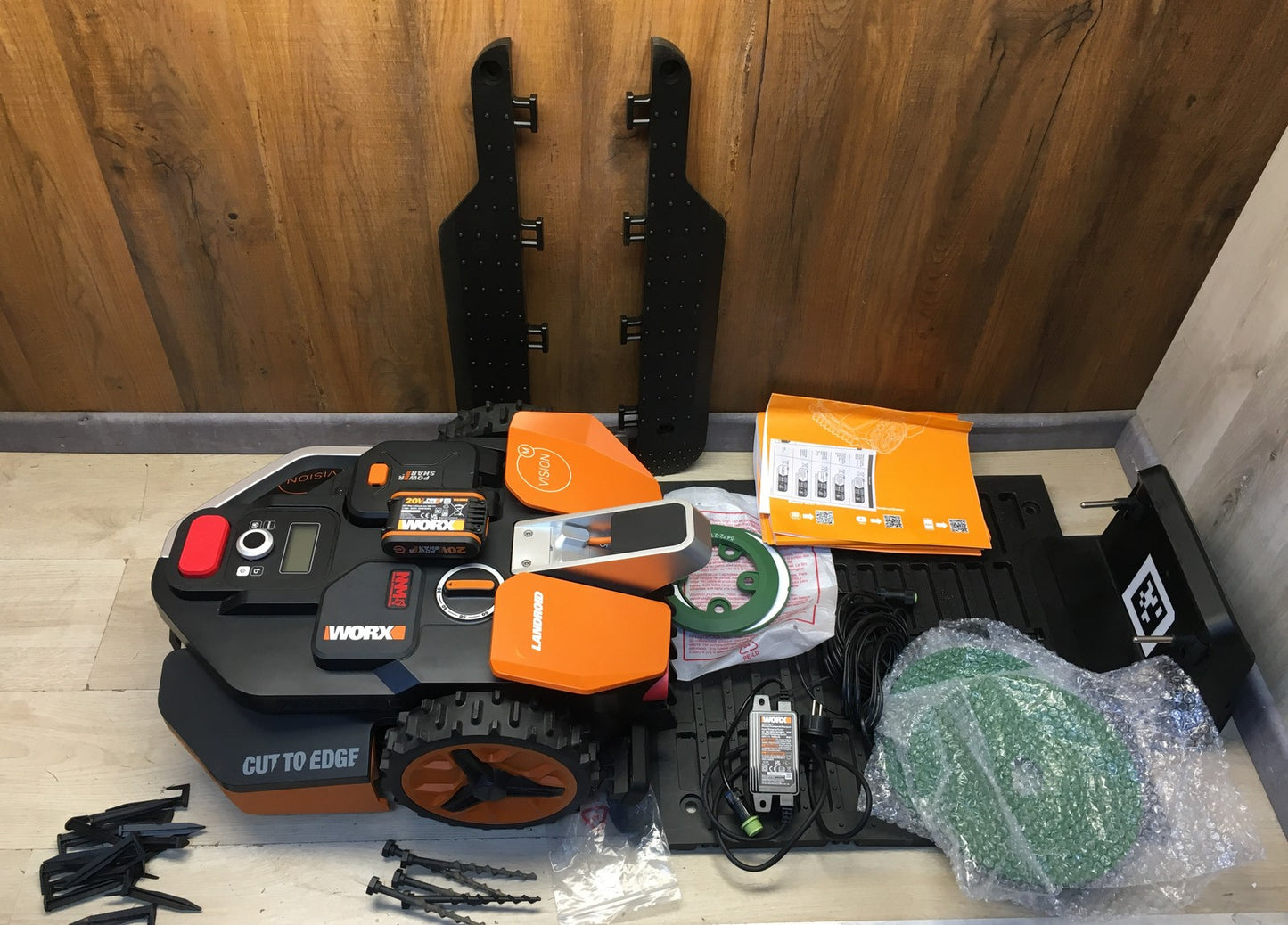 WORX Landroid Vision M600 Mähroboter ohne Begrenzungskabel WR206E.1 I38304