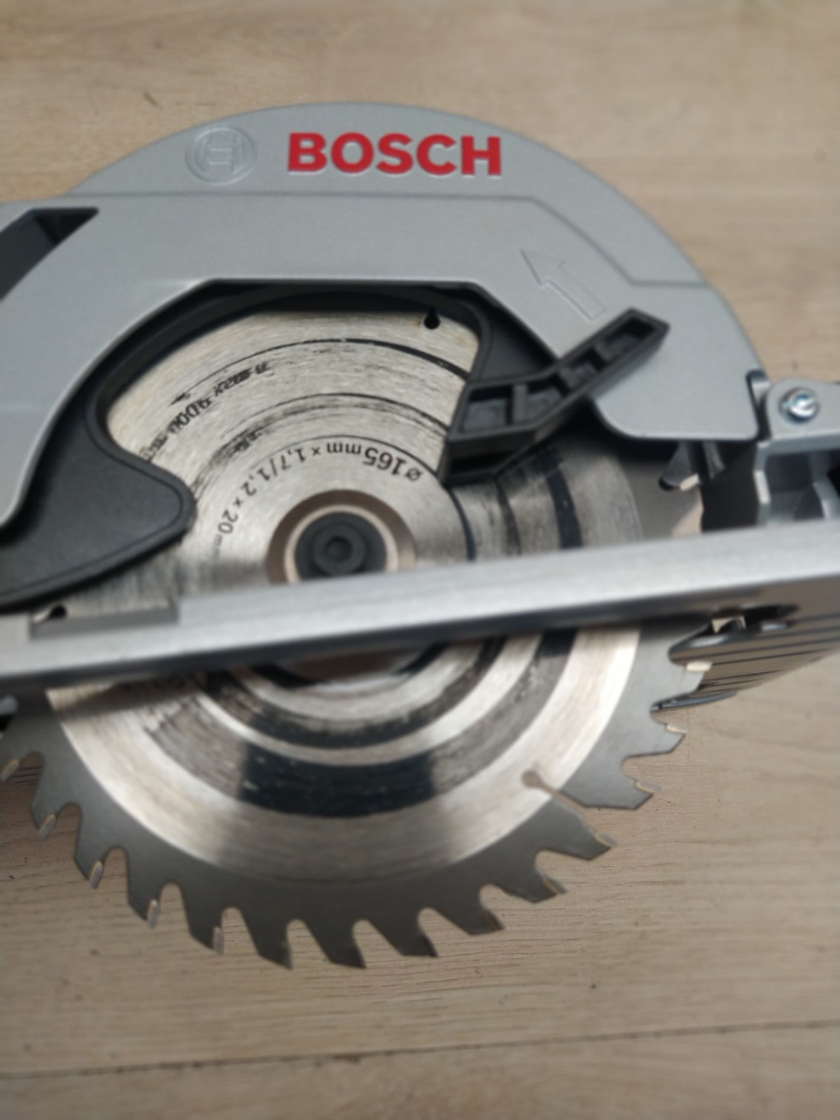 Bosch Professional Akku-Kreissäge GKS 18V-57 G SOLO, I36824