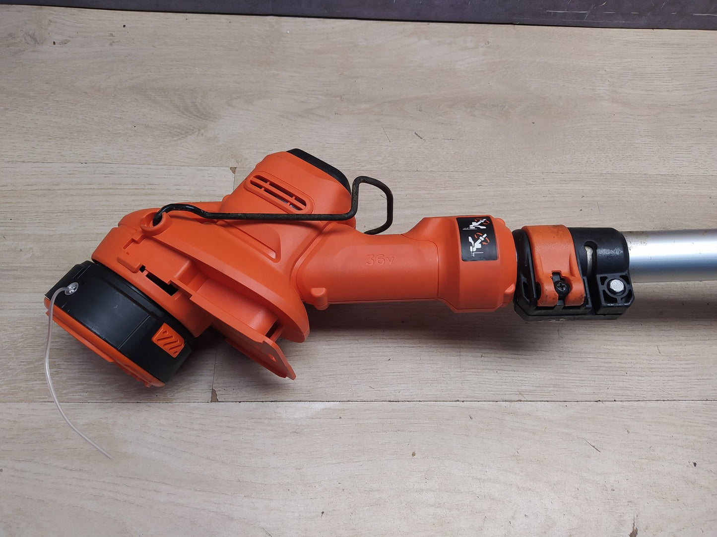 Black+Decker Akku-Rasentrimmer BCSTA536 solo, 36V, Schnittbreite 33 cm, I35945