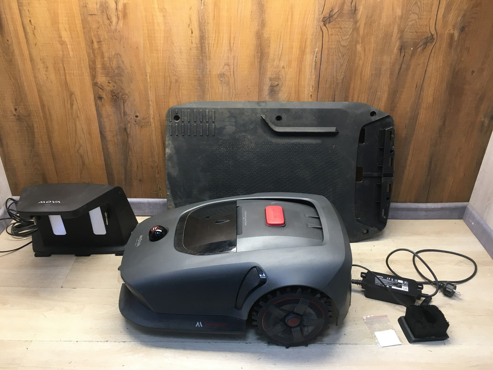 Dreame Mova 1000 Mähroboter (MLLM4110) bis 1.000 m² 3D-LiDAR kabellos, I38987