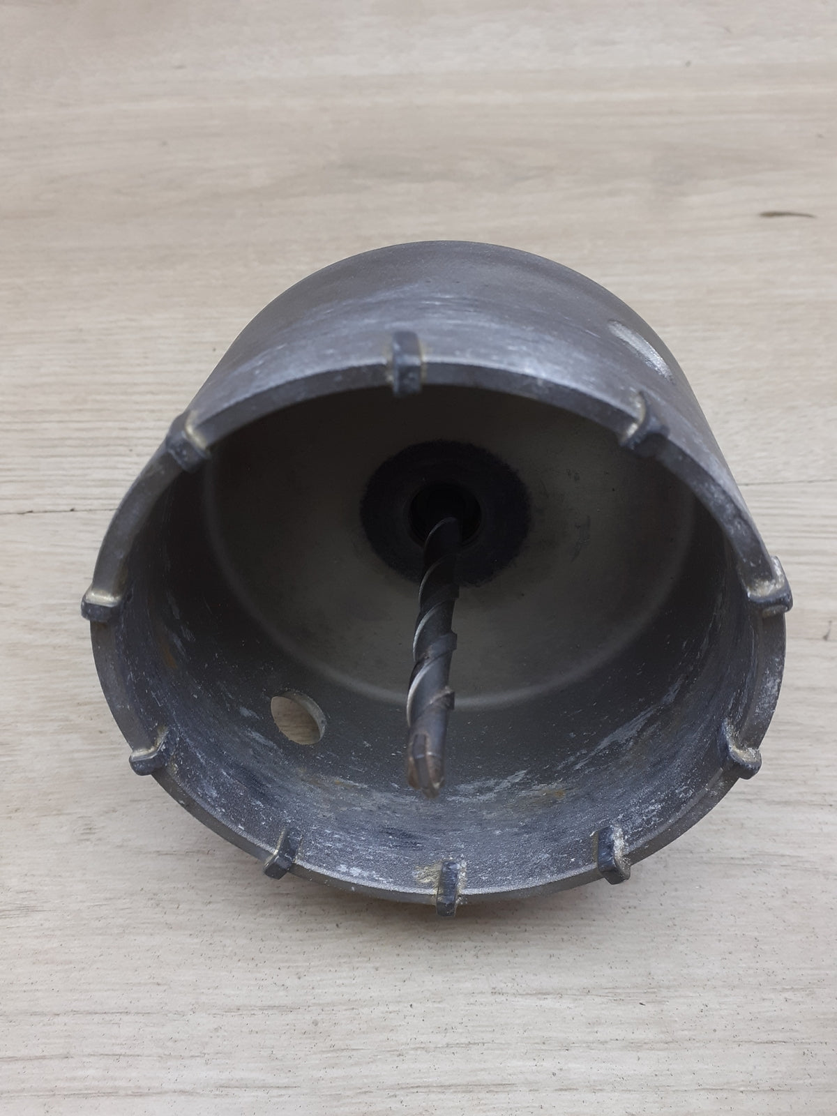 Wolfcraft 5490000 Bohrkrone 105 mm, mit Spanndorn mit Zentrierbohrer, I22426