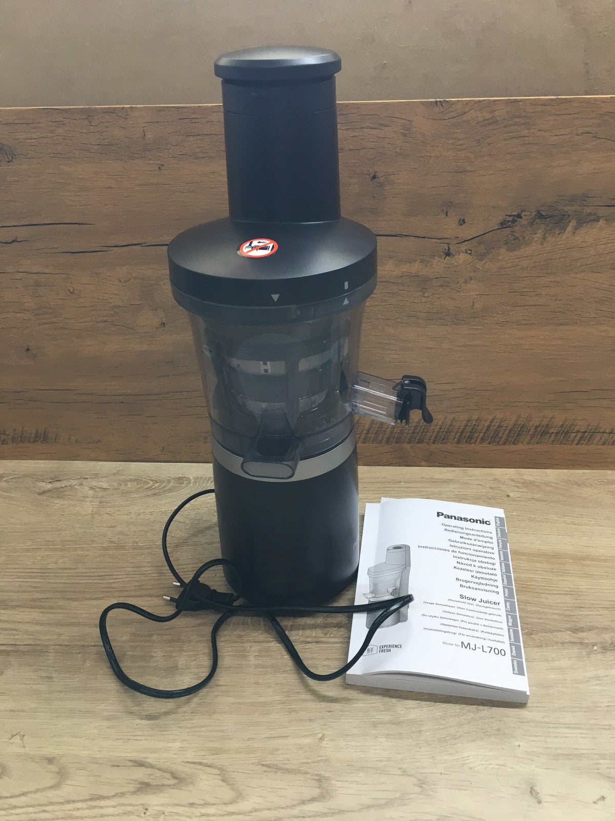 Panasonic Slow Juicer MJ-L700 elektrische Fruchtpresse, 150W, I39550