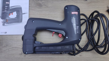 Novus Elektrotacker J-165, rückschlagarmer Universal-Tacker