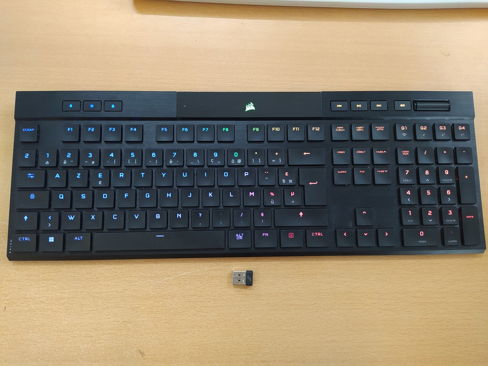 CORSAIR K100 AIR WIRELESS RGB Ultradünne Mechanische Gaming-Tastatur, FR, I36933