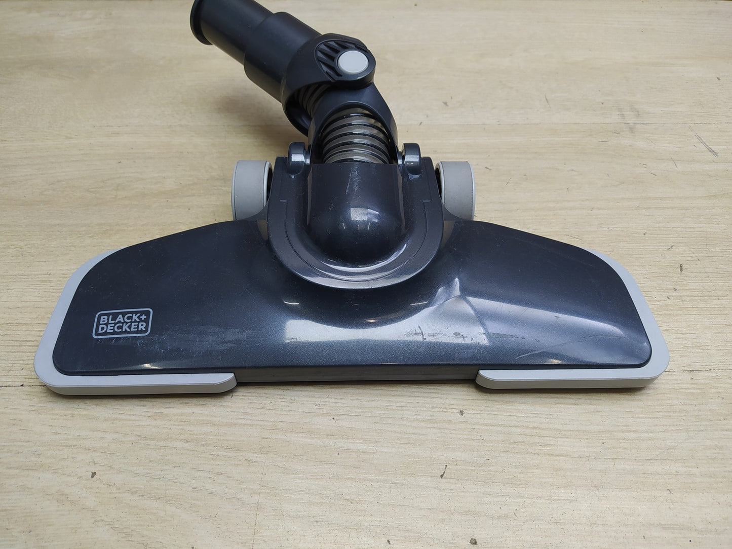 Black+Decker BXVMS600E Stielstaubsauger, ES9480030B Besenreiniger, 600 W, I35033