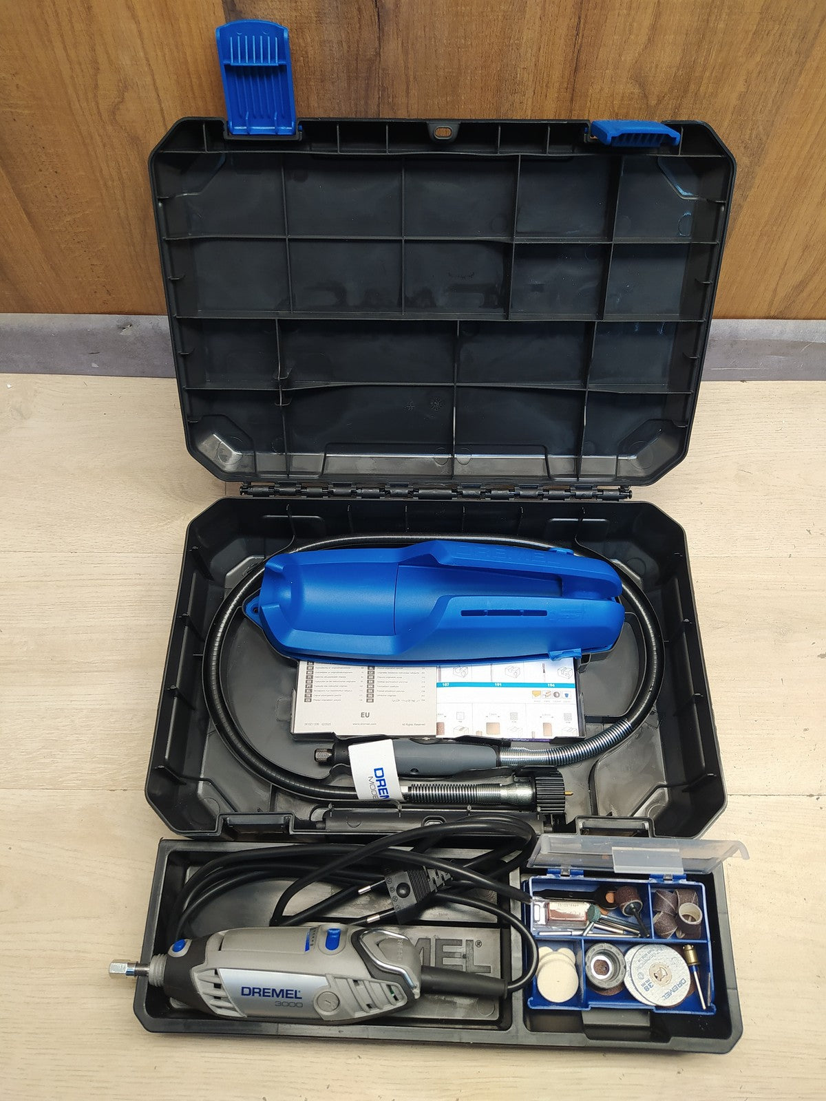 DREMEL 3000-1/25 EZ Multifunktionswerkzeug 130W, I38579