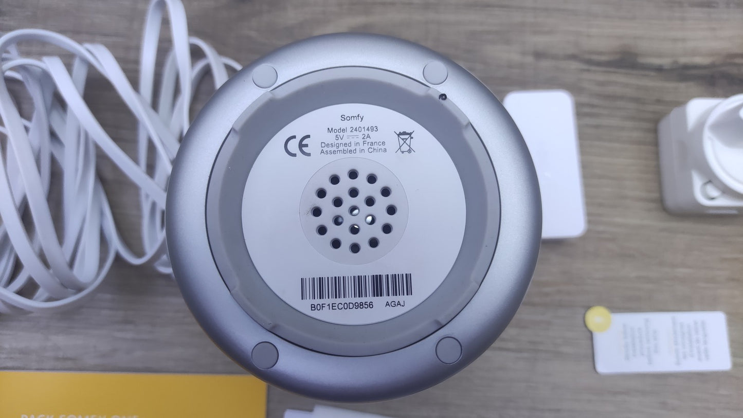 Somfy 2401493 Somfy One + Smart Alarmsystem mit integrierter Kamera, I38810