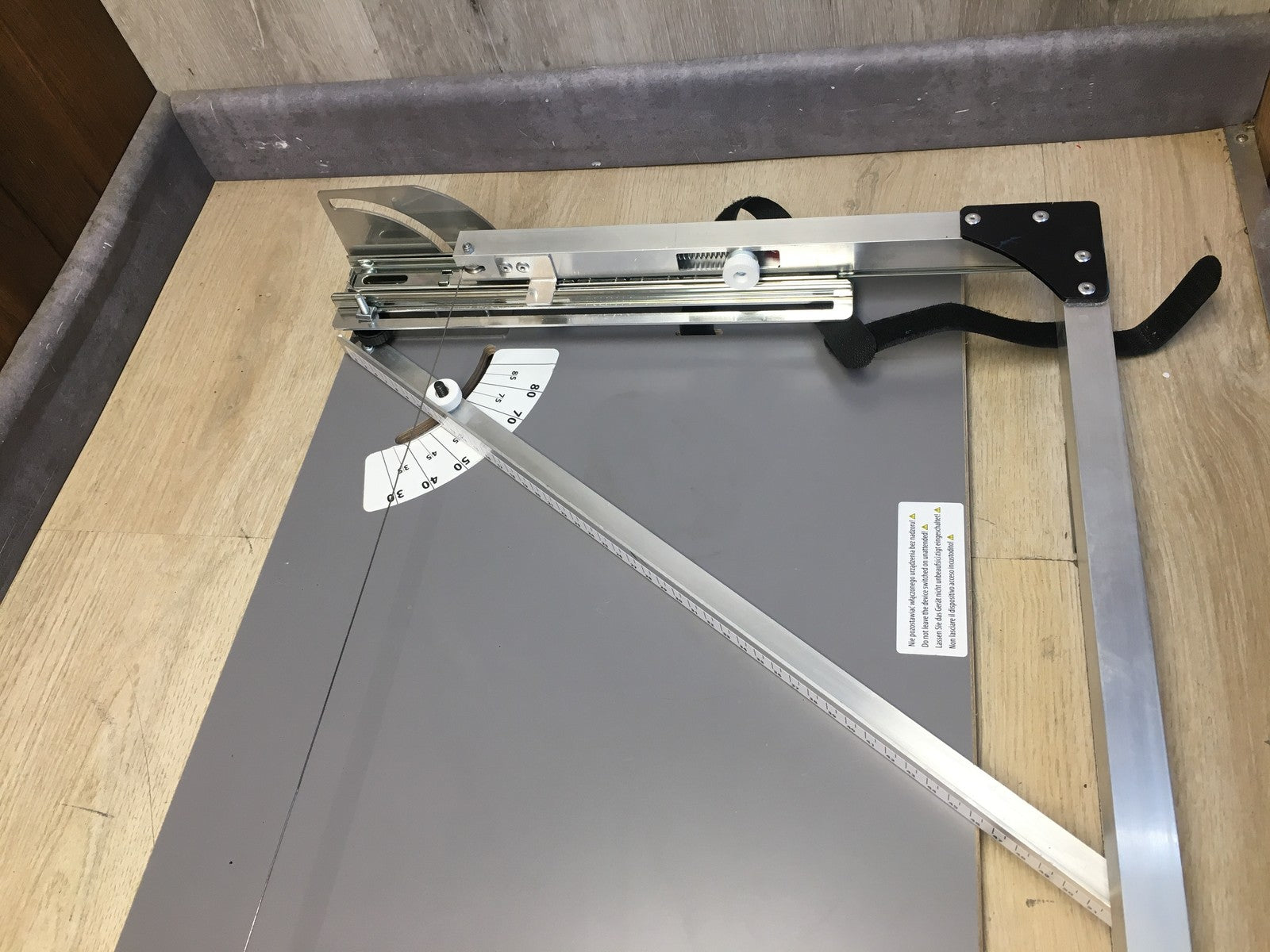 Dedra DED7518L Styroporschneider, 252W, max. Schnittlänge 1340 mm, I38416