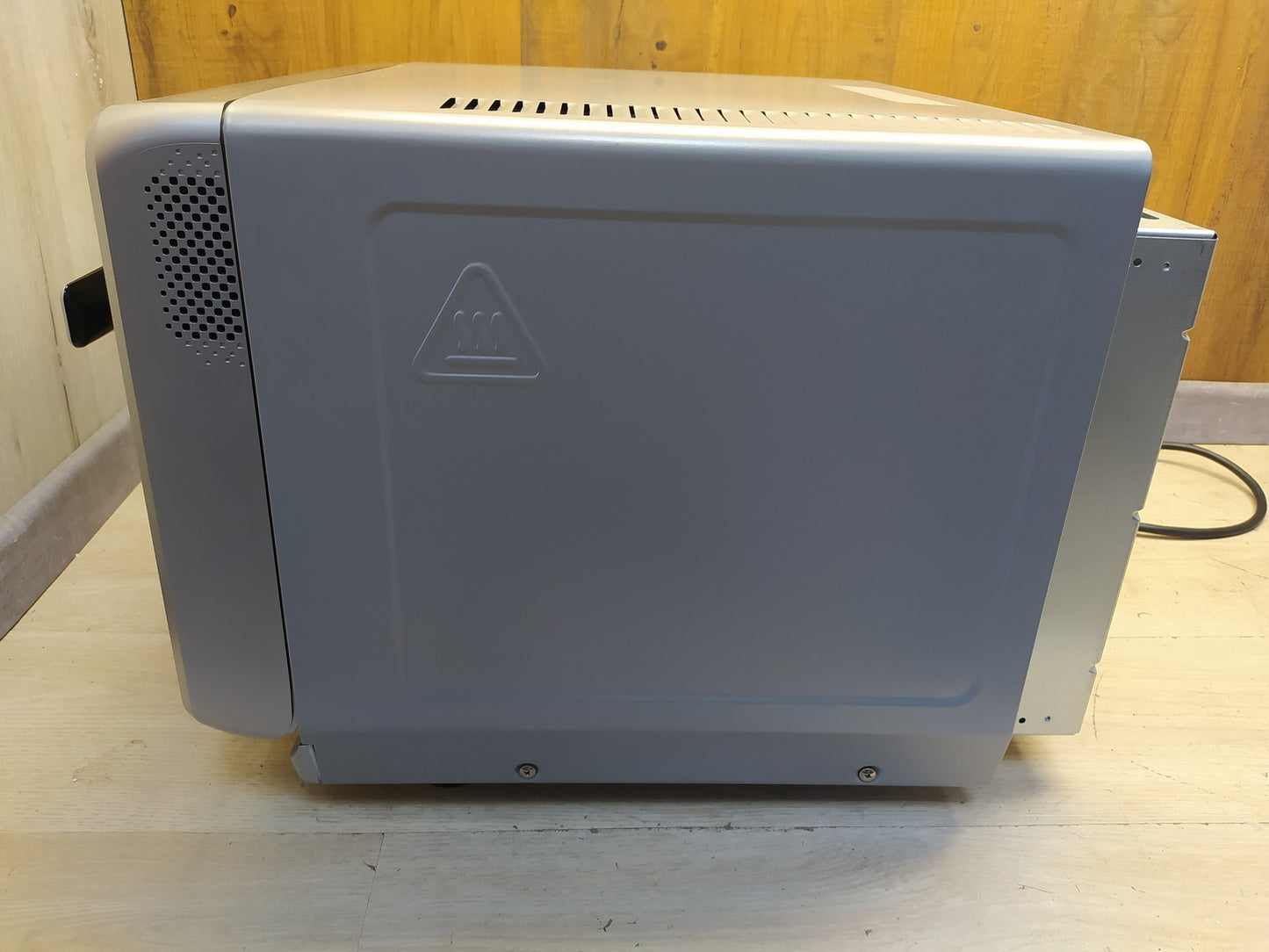 Bauknecht MW 179 IN Mikrowelle mit Grill und Heißluft 2200 W 33 L, I39023