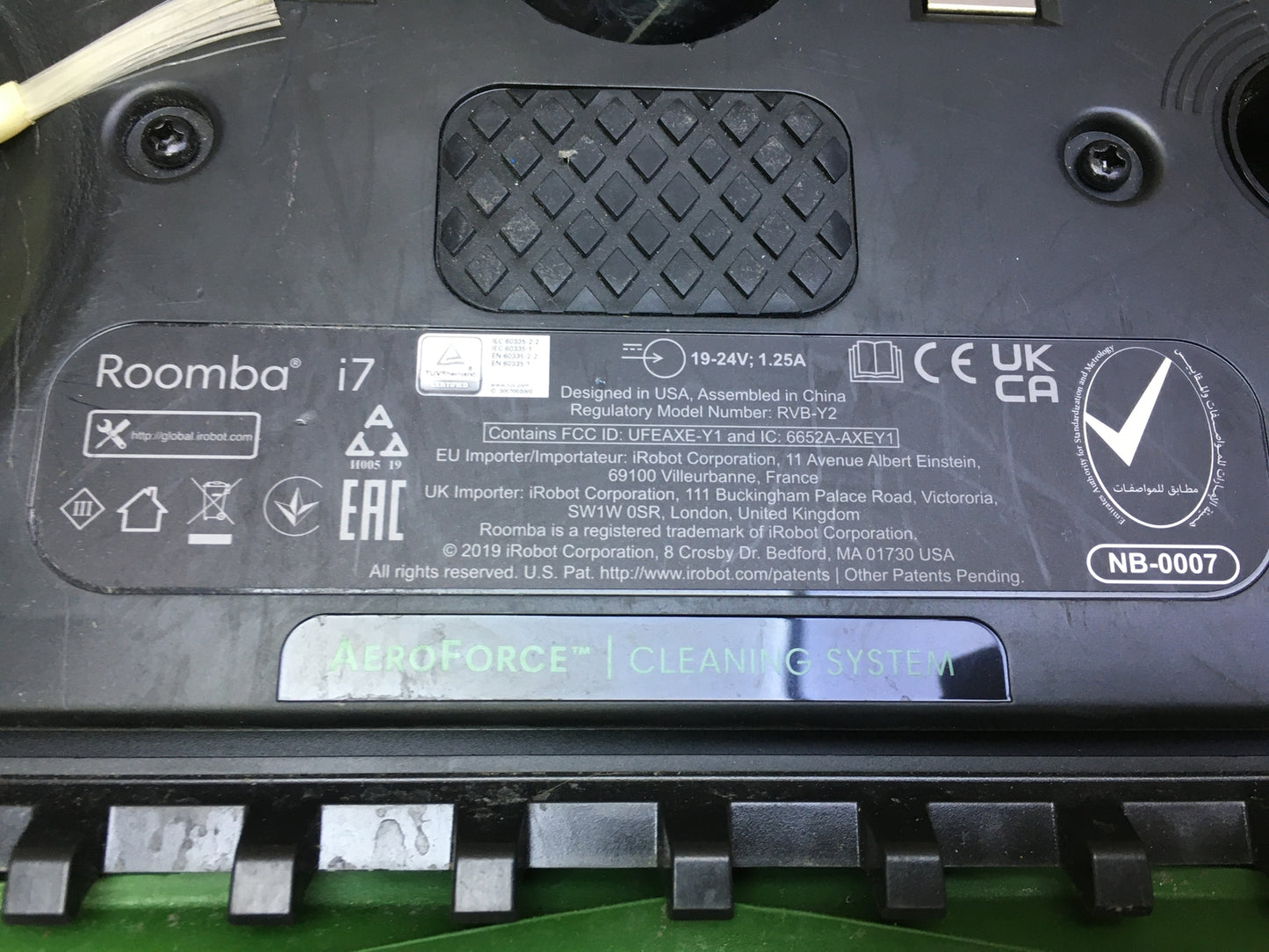 iRobot Roomba i7 (i7156) App-steuerbarer Saugroboter, I31160