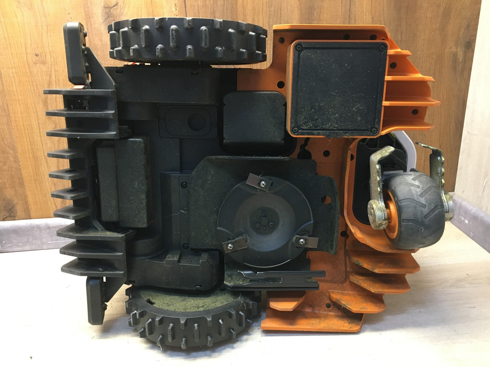 WORX Landroid Vision M600 Mähroboter ohne Begrenzungskabel WR206E.1 I37827