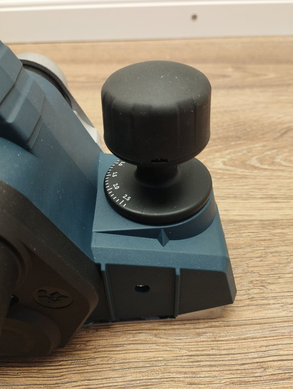 Bosch Professional GHO 26-82 D Elektro-Hobel 710 W 18.000 U/min 3601EA4300