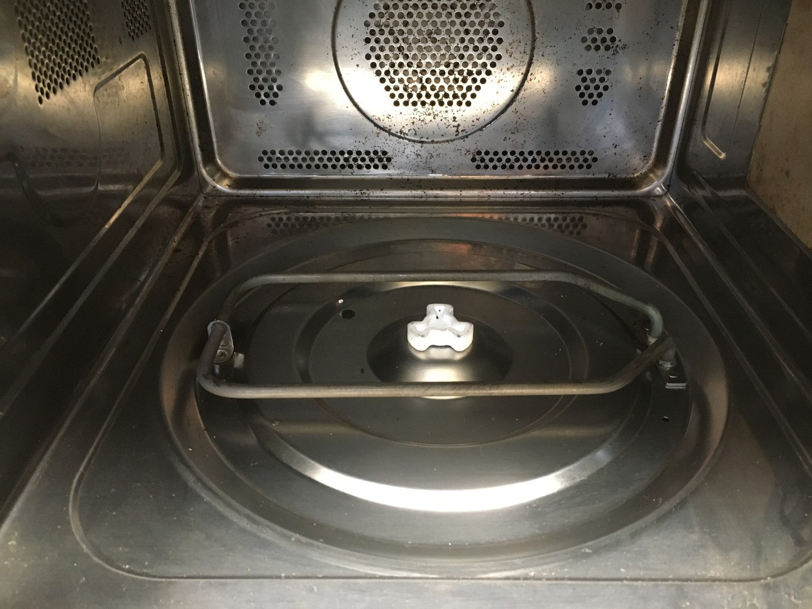 SHARP R843INW Mikrowelle 25 L, 900 W, I37690
