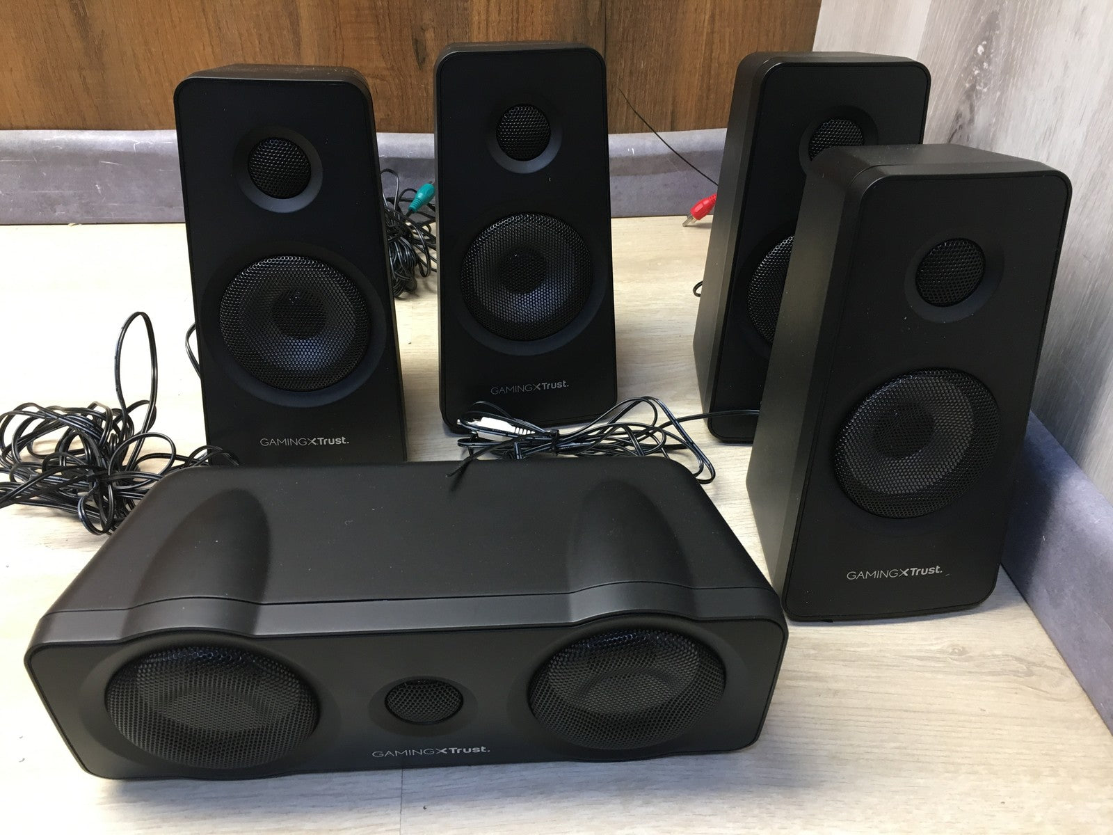 Trust Gaming 21738 GXT 658 Tytan 5.1 Lautsprecher mit Subwoofer, I36723