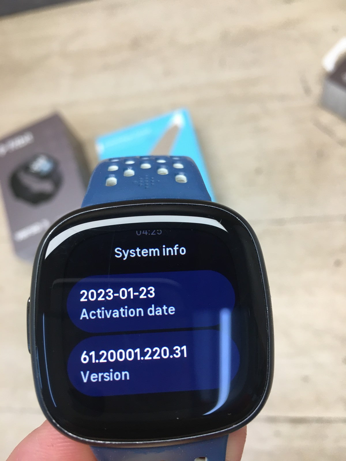 Fitbit Versa 4 Smartwatch mit Sportarmband, I39160
