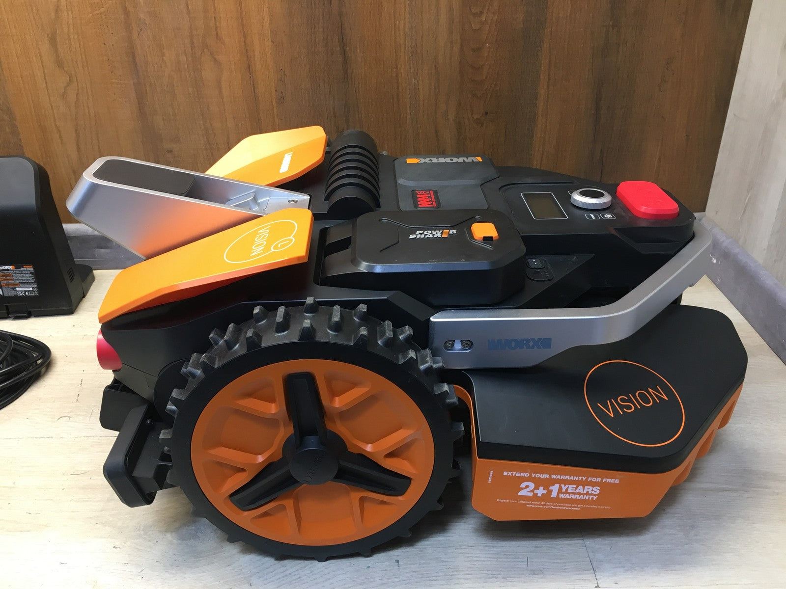 WORX Landroid Vision L1600 Mähroboter WR216E.1, für Gärten bis 1600m², I38528