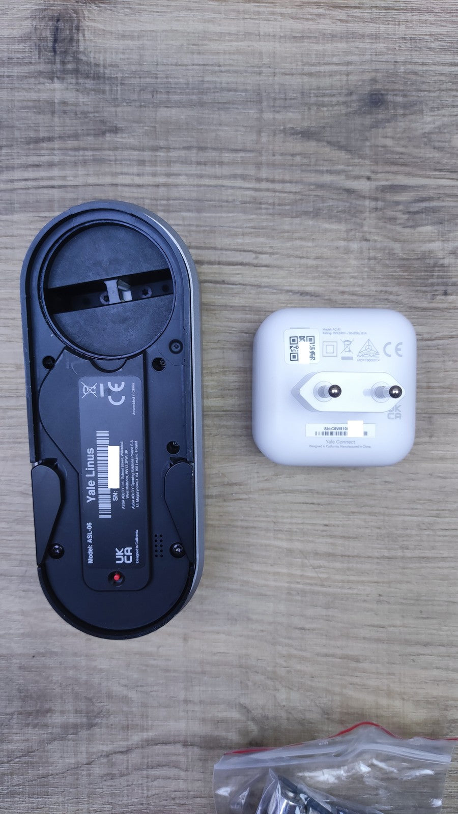 Bosch Smart Home, Yale Linus Smart Lock Türschloss mit Wi-Fi Bridge, I36269