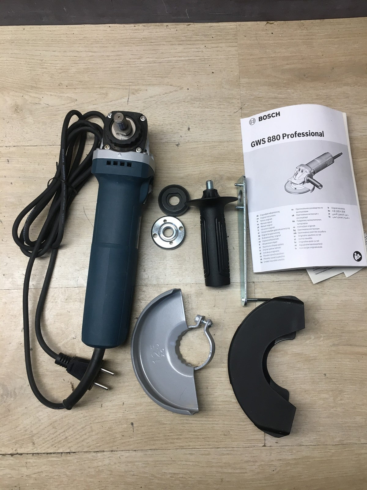 Bosch Professional GWS 880 Elektro-Winkelschleifer, I37414