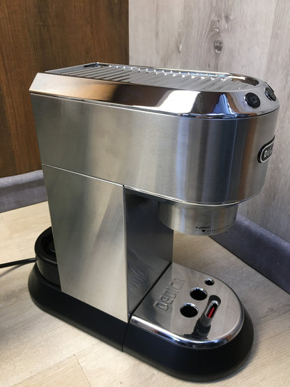 De'Longhi EC685.M Espressomaschine mit Milchaufschäumer, 1350W, I36306