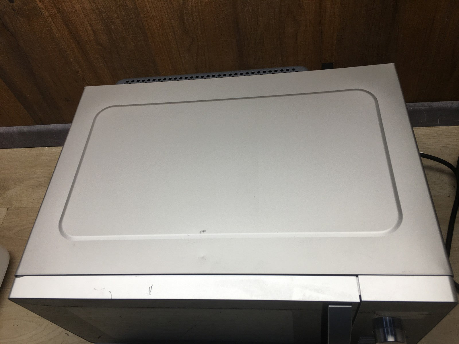 SHARP R843INW Mikrowelle 25 L, 900 W, I37690
