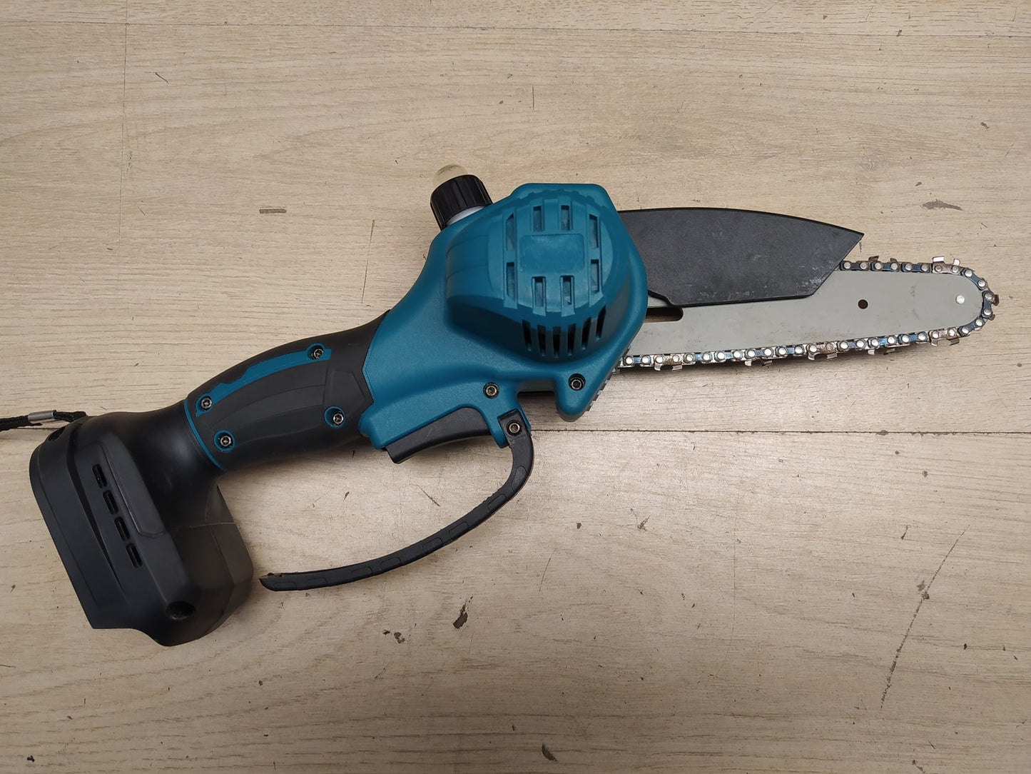 talifoca 6 Zoll Mini Akku-Kettensäge, mit 2x Akku, I37880