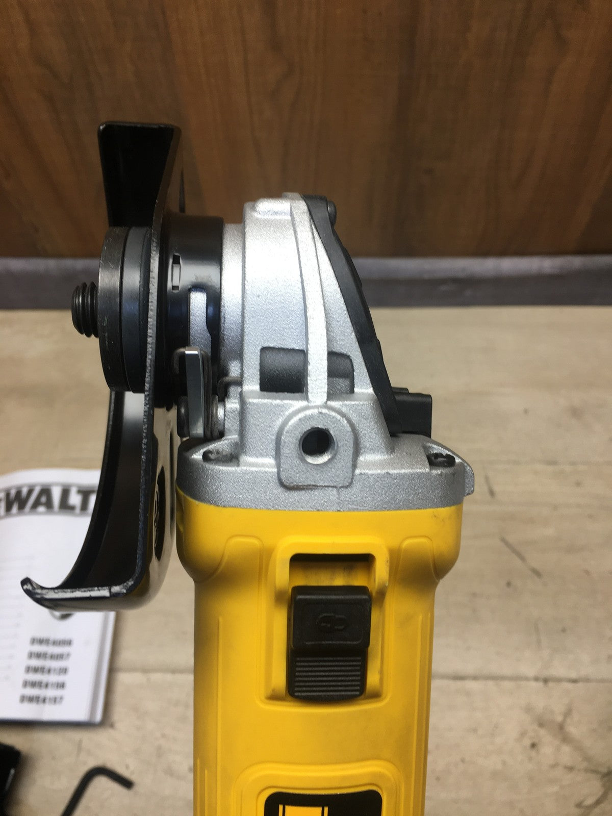 DEWALT Winkelschleifer DWE4157, 125 mm (900 Watt, 11.800 U/min), I40968
